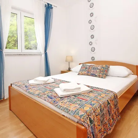 In Mit Eigenem Balkon By Interhome Lägenhet Baška