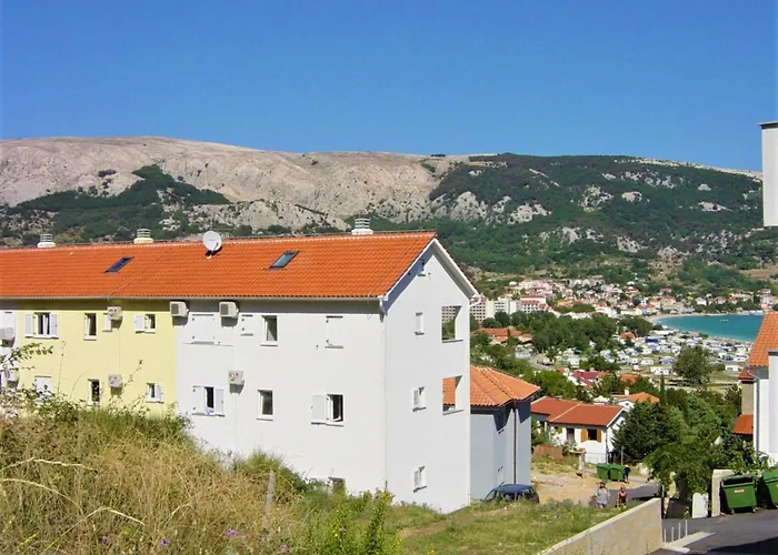 In Mit Eigenem Balkon By Interhome באסקה